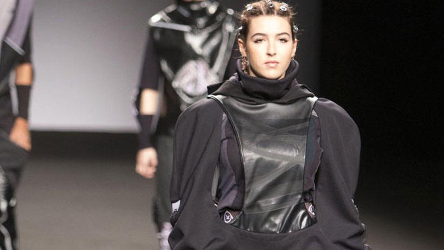 Alba Díaz sorprende desfilando en la Mercedez-Benz Fashion Week de Madrid