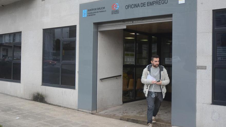 Exterior de la oficina de empleo de Pontevedra.