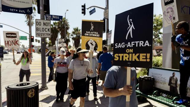 Un acto de protesta de los guionistas de Hollywood.