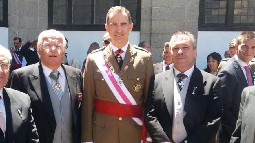 Los Cubicularios de Zamora, con el rey Felipe VI, esta mañana en El Escorial