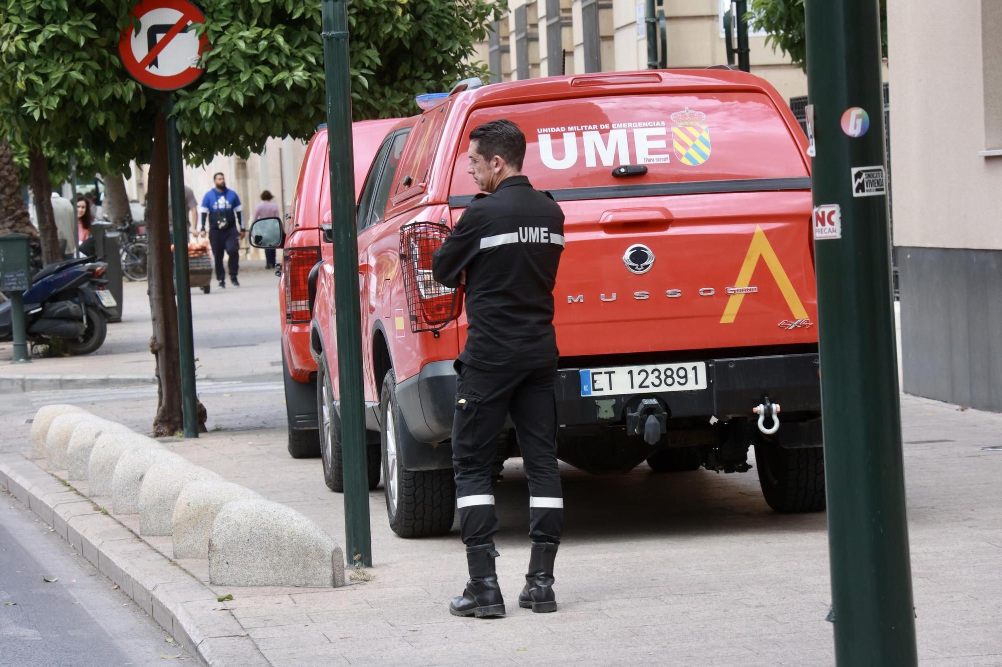 Vehículos y efectivos de la UME por las calles de Murcia tras el apagón, este martes por la mañana