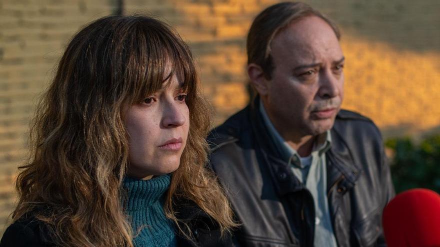 Netflix ya rueda 'En el nombre de Marta', su nueva miniserie de true crime, con Vicente Romero y Verónica Sánchez como los padres de Marta del Castillo