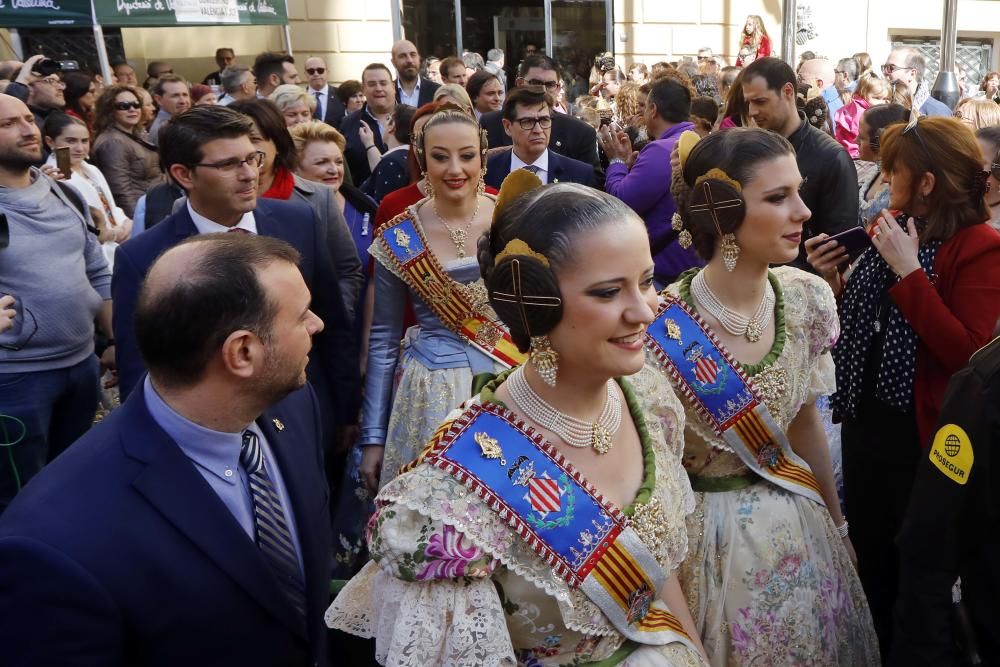 Entrega de estandartes de la Diputación a las Fallas