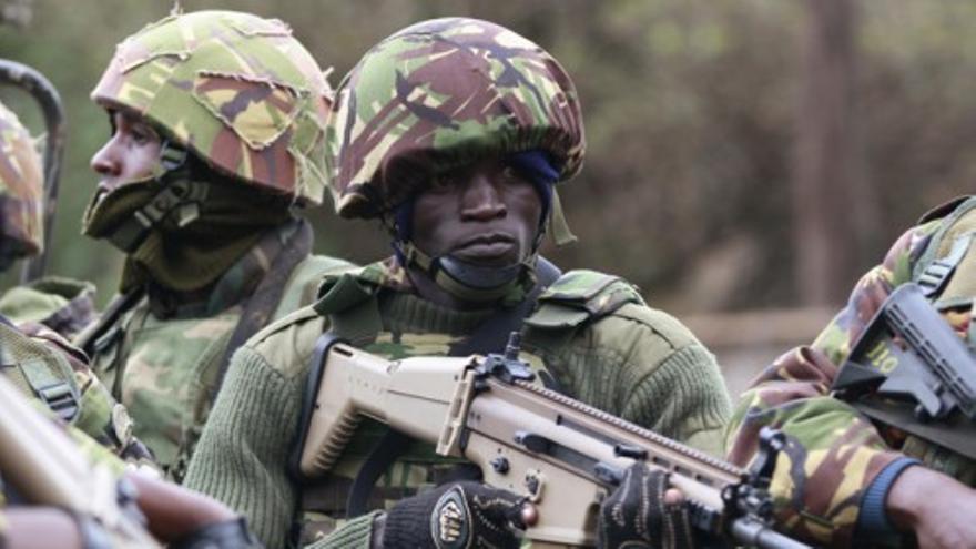 El Ejército keniata intenta liberar a los rehenes cautivos