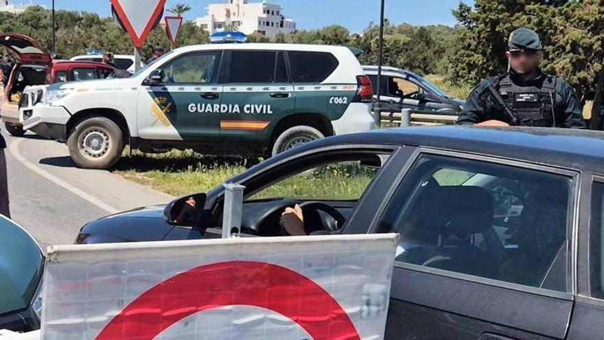 El panel de la DGT que anuncia la multa de 1.000 euros que va a llegar a los conductores en las próximas horas: la Guardia Civil extrema la vigilancia de manera aleatoria