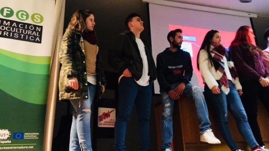 El Bárbara de Braganza imparte talleres para la formación de jóvenes líderes