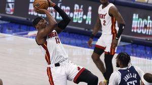 Los Heat, mnás cerca de las plazas de playoffs.