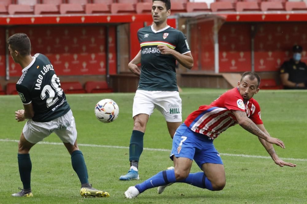 El partido entre el Sporting y el Logroñés, en imágenes