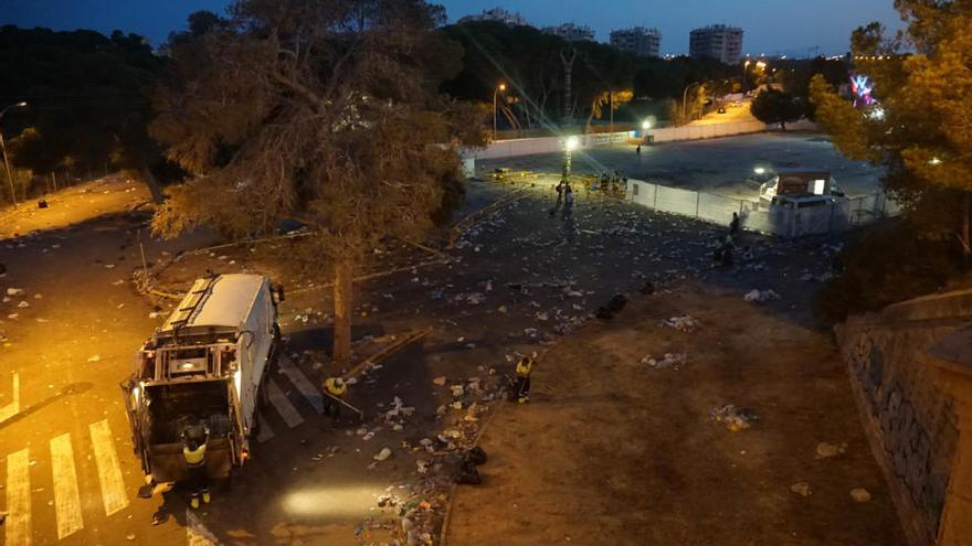 Vecinos de Campoamor en pie de guerra otra vez por el macrobotellón de ayer