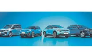 Al volante de los cuatro modelos eléctricos