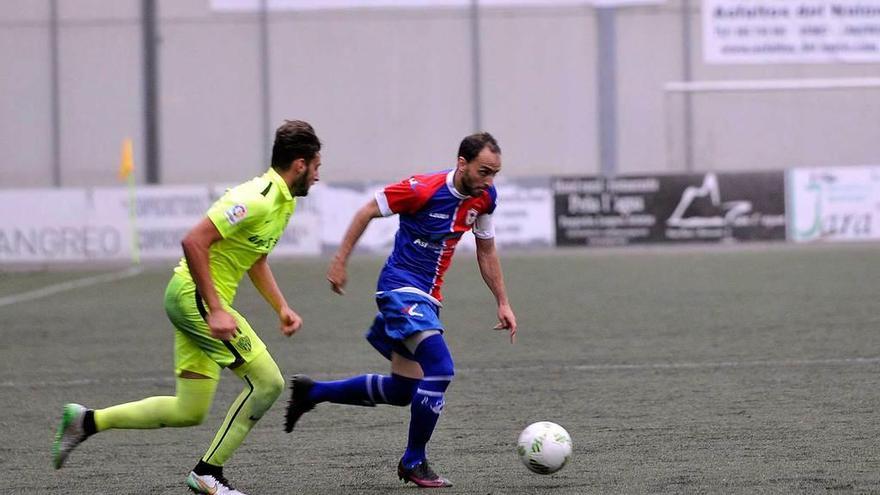 Acebal, en el duelo ante el Almería B.