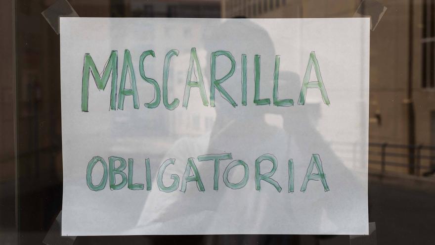 El repunte de covid devuelve la mascarilla obligatoria a los hospitales