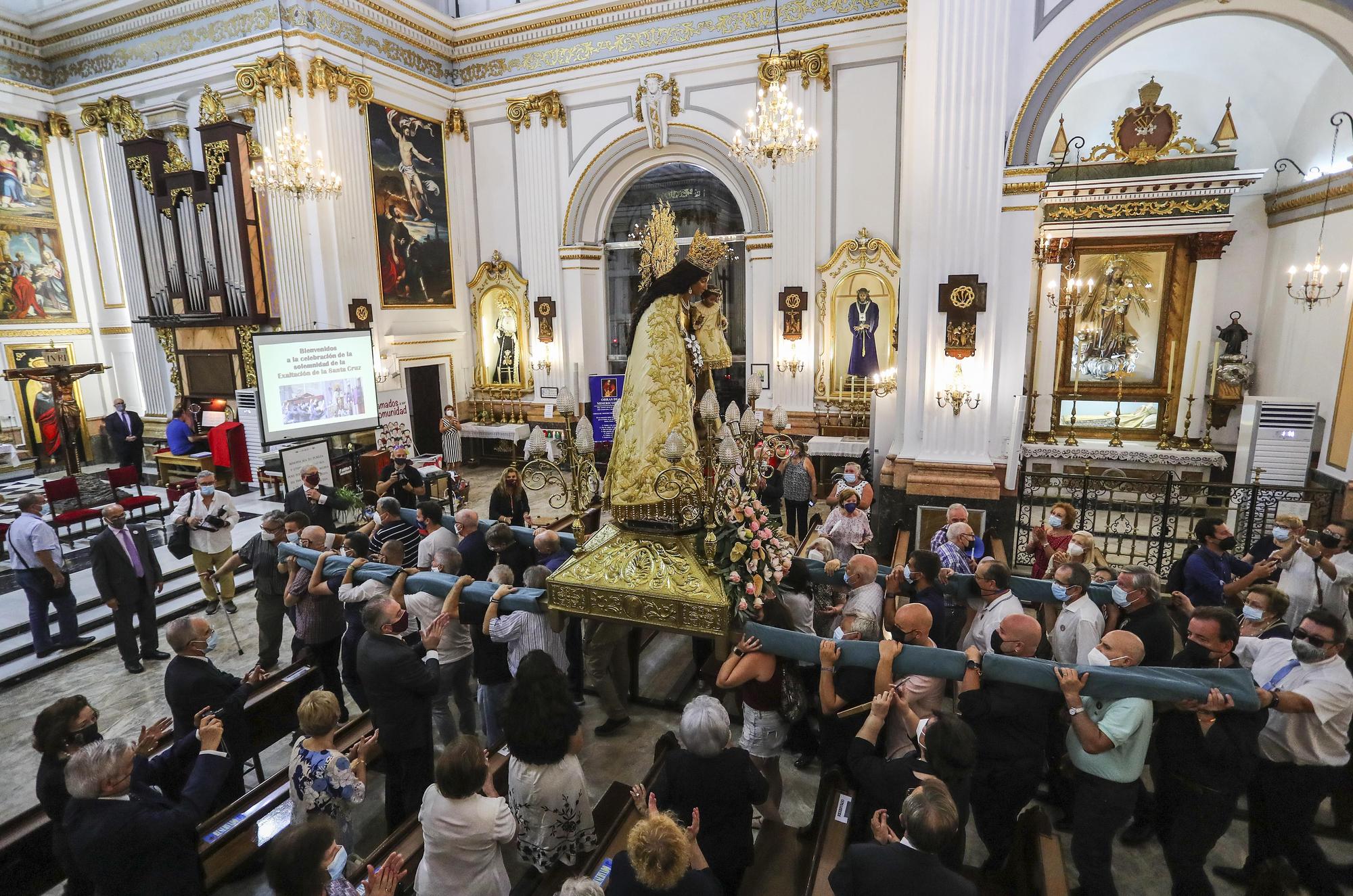 La Virgen vuelve a procesionar con público