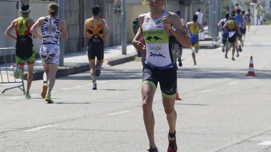 Gutavo Rodríguez, durante una competición en Playa América. // Alba Villar