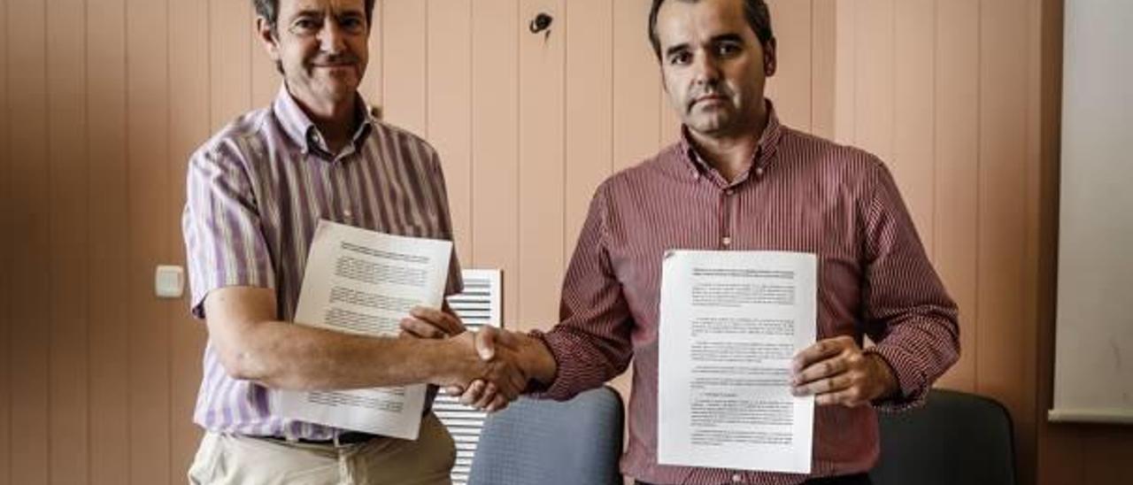 Afiliados del PSOE de Aspe impugnan el acuerdo unilateral de su candidato con EU