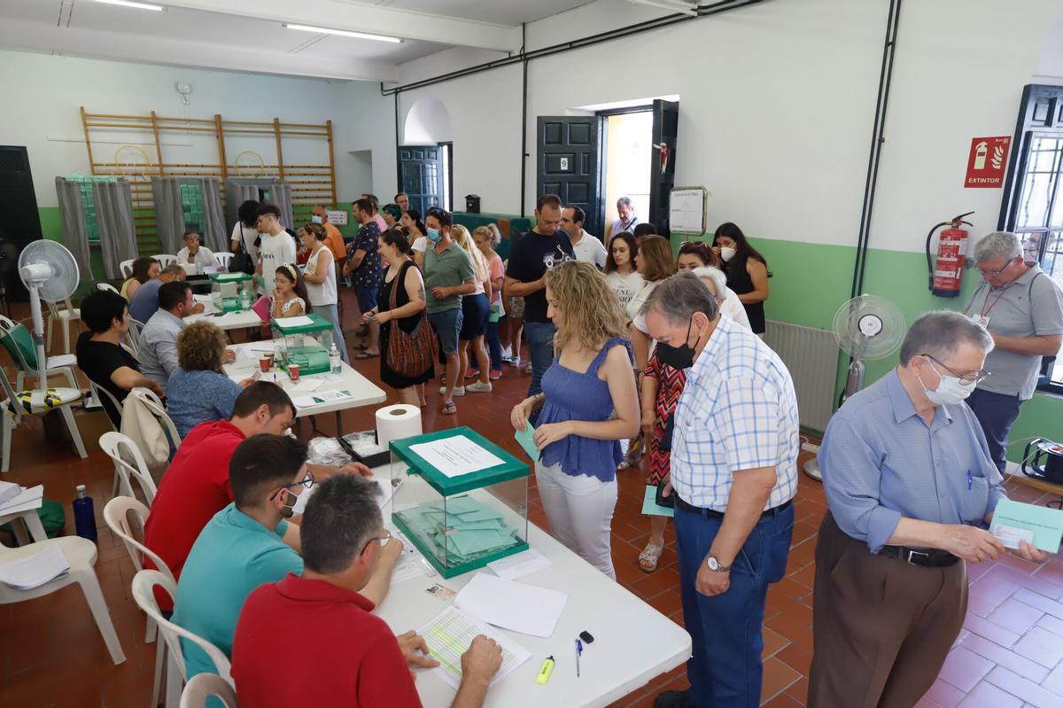 Mesa electoral en las elecciones andaluzas de 2022.