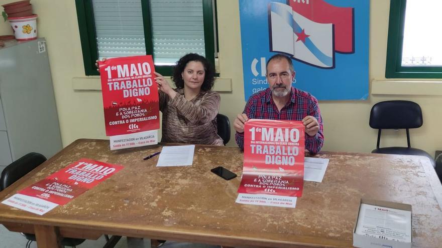 Mar Vila y Anxo Lúa presentaron ayer la campaña del 1º de Maio de la CIG en O Salnés.