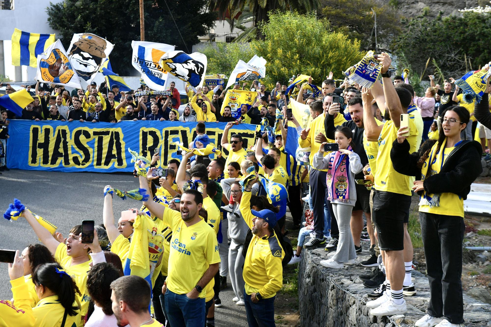 Aficionados despiden a la UD en Barranco Seco antes de ir a Tenerife