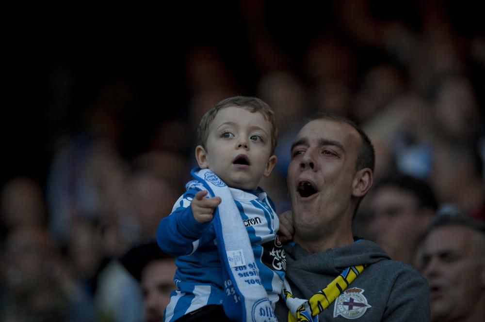 La afición del Dépor llena Riazor ante el Mallorca