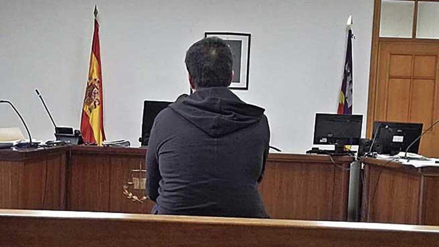 El sospechoso, de 25 aÃ±os, ayer durante el juicio en Palma.