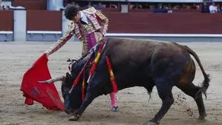 Víctor Hernández corta una oreja de peso con un despliegue de valor auténtico