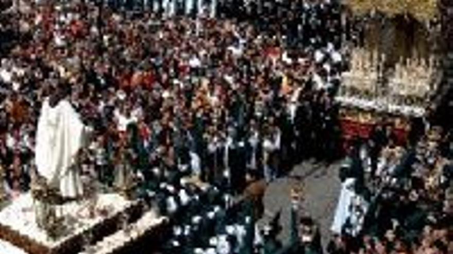 Lleno total en el desfile con más influjo andaluz de Plasencia