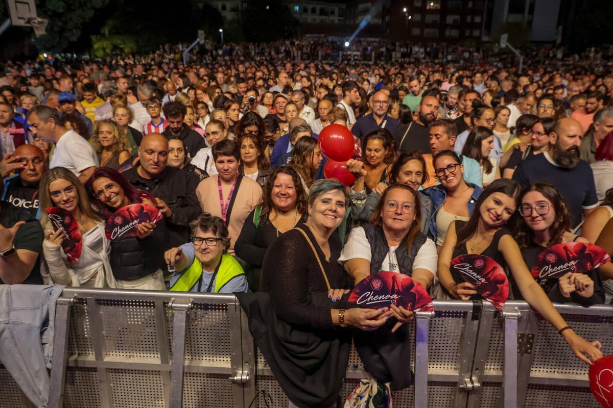 Chenoa llenó el parque de A Xunqueira con el concierto que cerraba la programación musical de San Roque.