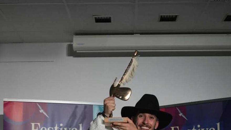 Manuel Seoane, o mellor gaiteiro do mundo: "O trofeo lévoo eu pero non deixa de ser para Galicia"