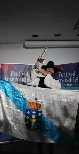 Manuel Seoane, o mellor gaiteiro do mundo: "O trofeo lévoo eu pero non deixa de ser para Galicia"