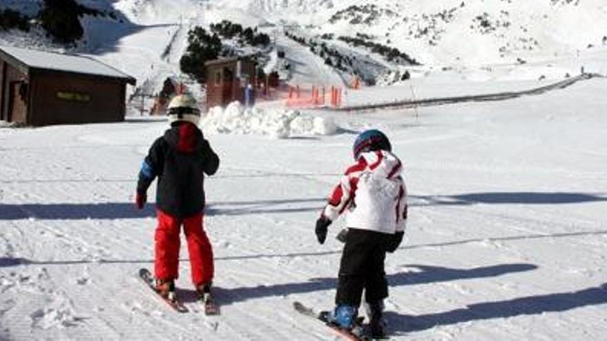 Vallter tanca les pistes per les fortes ràfegues de vent