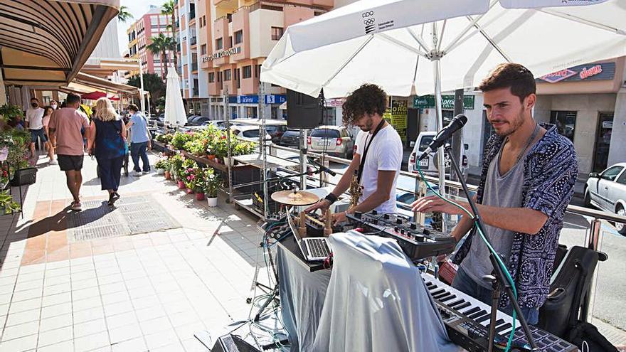  El evento contó con música en vivo.    | VICENT MARÍ   