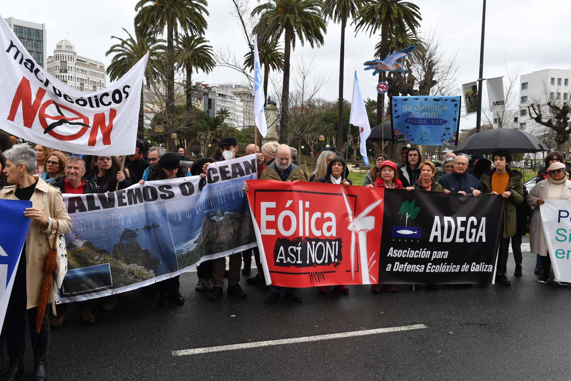 Concentración en la Delegación del Gobierno de la Cofradía de Pescadores en defensa de la pesca y los ecosistemas marinos