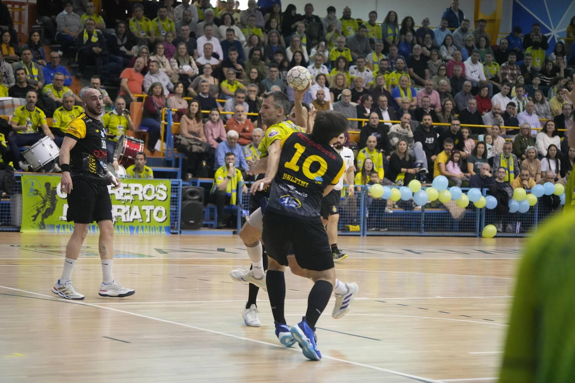 Día de la cantera del Balonmano Zamora en el partido frente al BM Soria