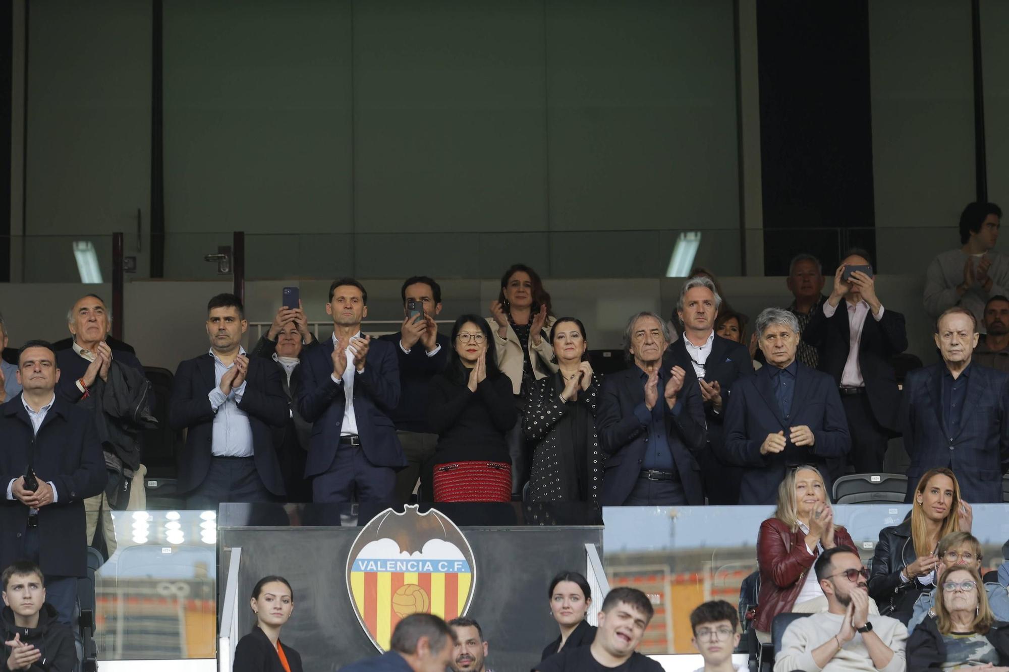 ¡Qué recuerdos! Las fotos del homenaje al Valencia del Triplete