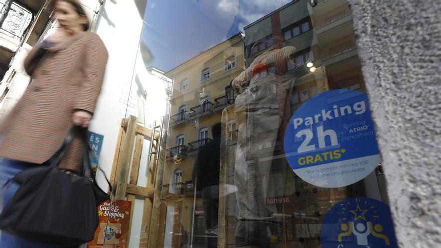 Los negocios del centro de Avilés aplauden la campaña para aparcar gratis: &quot;Es una buena medida&quot;