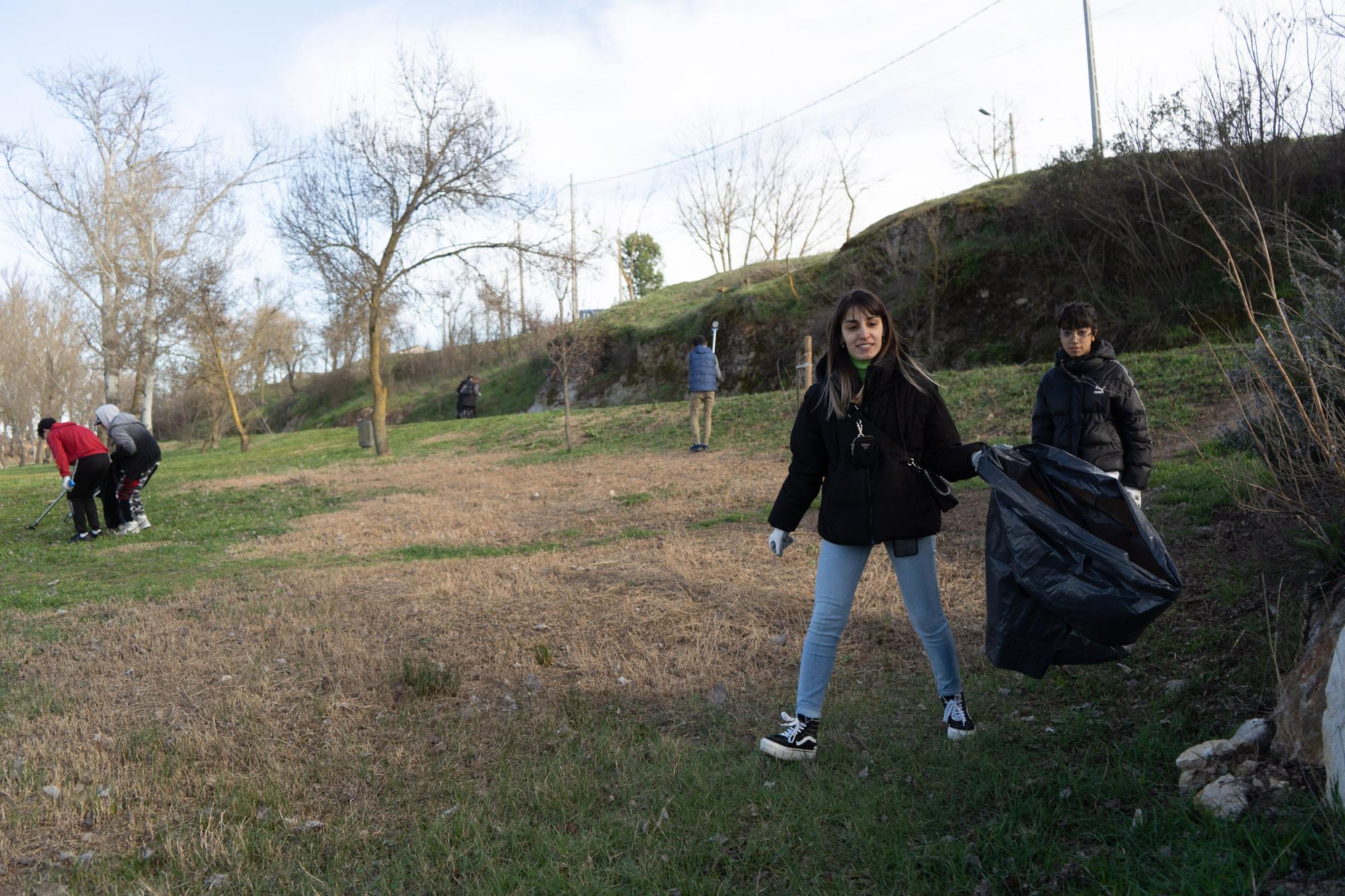 GALERÍA | Así ha sido la recogida de basura en las orillas del Río Duero