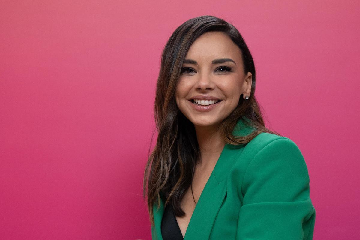 La cantante y presentadora Chenoa posa tras la entrevista con Europa Press en el día de presentación de la nueva edición de Operación Triunfo en Prime Video, en el Parc Audiovisual de Catalunya, a 15 de noviembre de 2023, en Terrassa, Barcelona, Catalunya (España). OT 2023 es la duodécima edición del programa de televisión musical Operación Triunfo, que iniciará a emitirse el 20 de noviembre de 2023 en directo, en la plataforma de streaming Prime Video. Chenoa es la presentadora de esta nueva edición. David Zorraquino / Europa Press 15/11/2023. David Zorrakino - Europa Press;Chenoa;Operación Triunfo;Prime Video;Retratos;Retratos de Europa Press a Chenoa;category_code_new