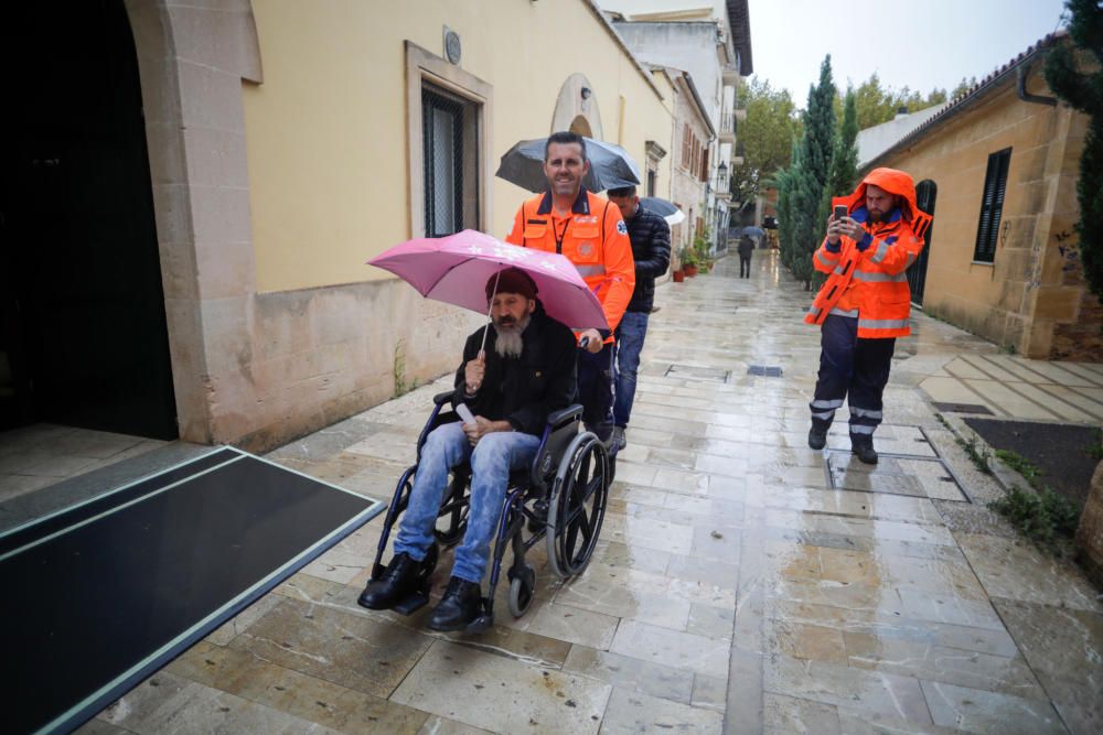 Elecciones Generales en Baleares: A votar en ambulancia