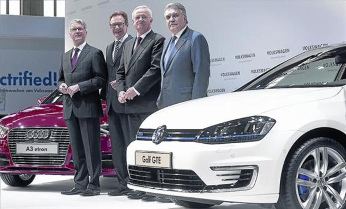 D’esquerra a dreta: Rupert Stadler (Audi), Michael Macht (conseller de VW), Winterkorn i García Sanz. D’esquerra a dreta: Rupert Stadler (Audi), Michael Macht (conseller de VW), Winterkorn i García Sanz.