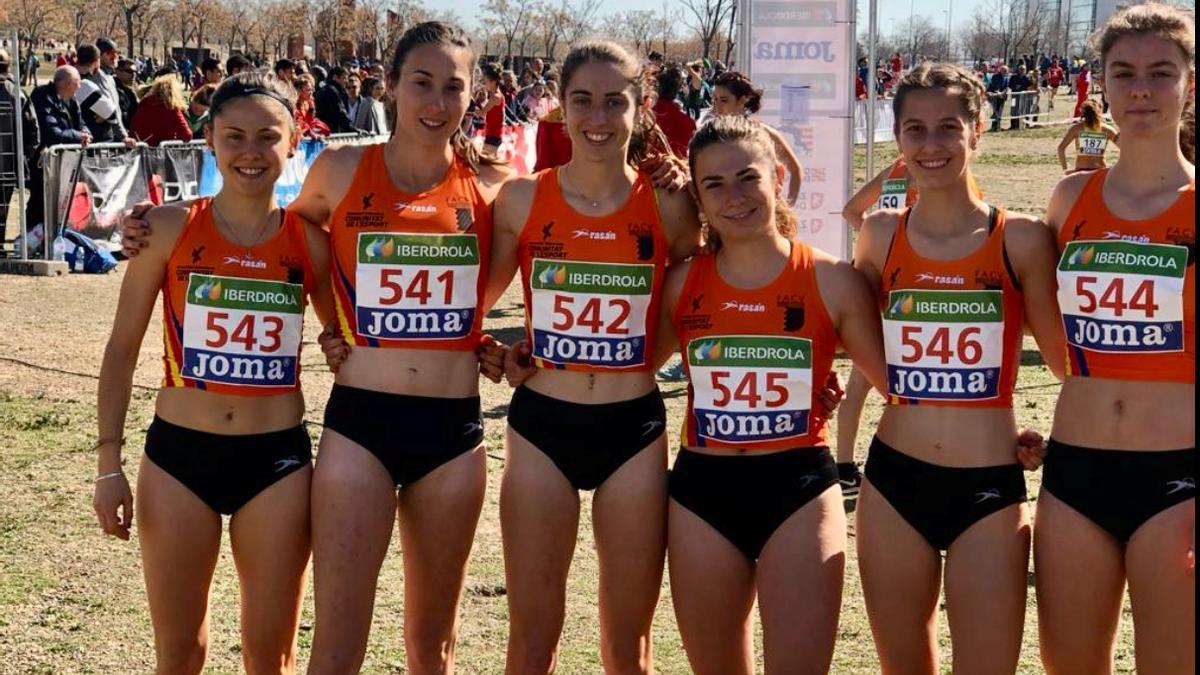 Alba Cebrián, la atleta que está en el centro con el dorsal 542.