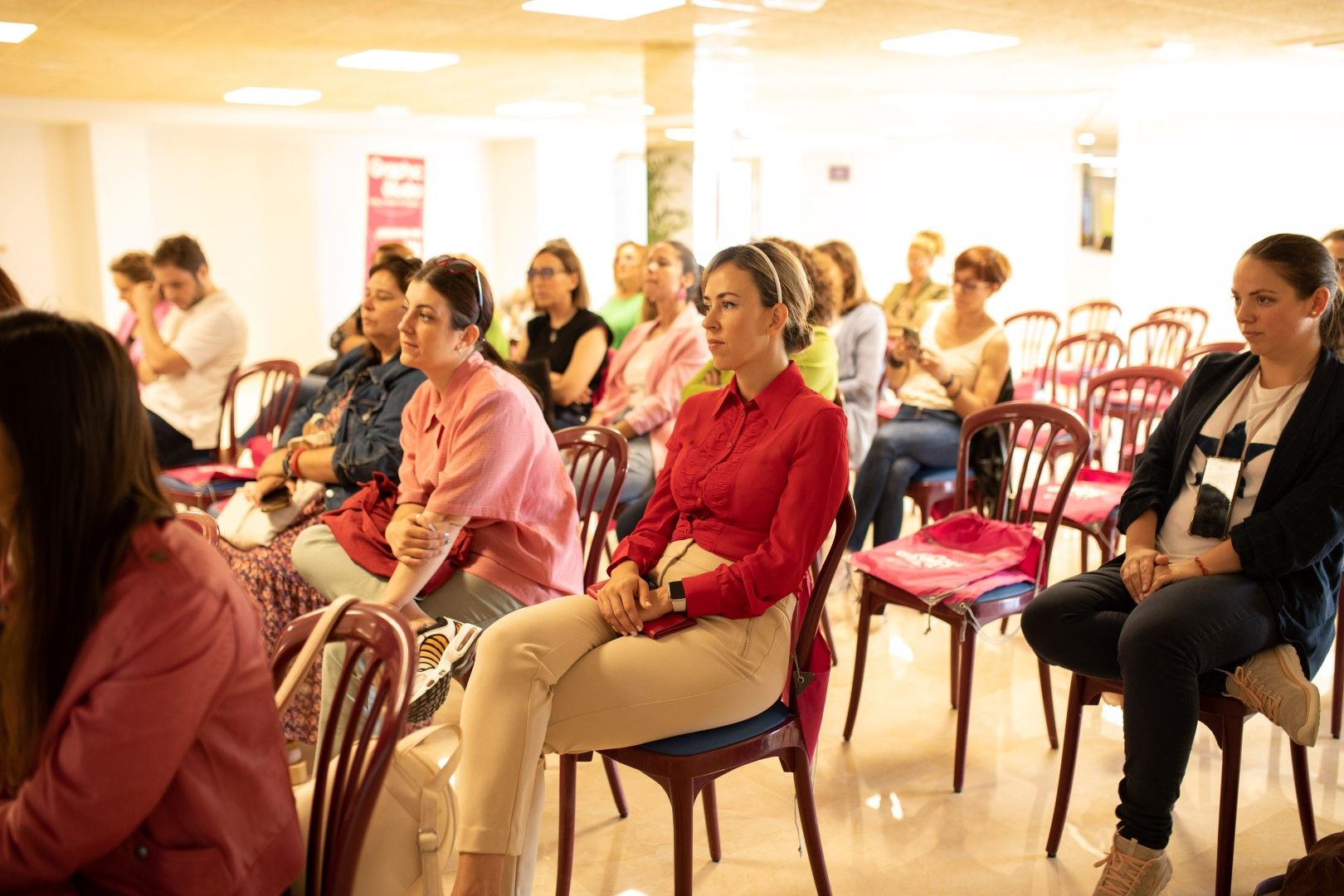 Todas las fotos del congreso de mujeres empresarias y emprendedoras en Orpesa