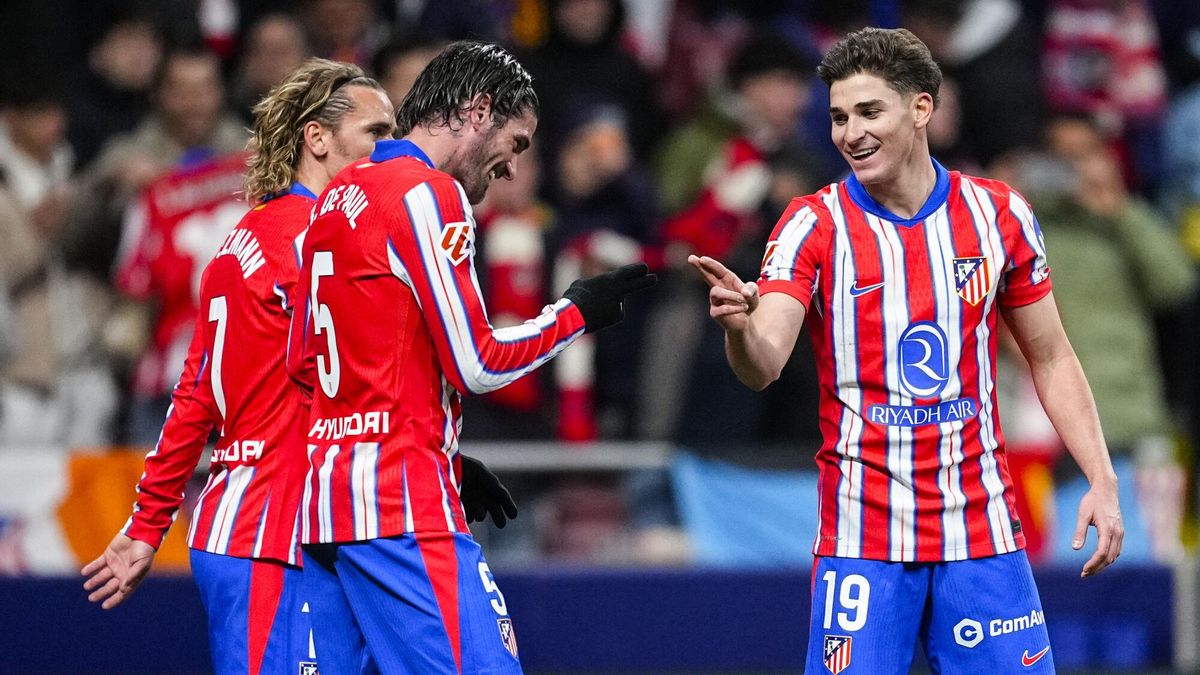 Julian Alvarez of Atletico de Madrid celebrates a goal during the Spanish League, LaLiga EA Sports, football match played between Atletico de Madrid and FC Barcelona at Riyadh Air Metropolitano stadium on March 16, 2025, in Madrid, Spain. AFP7 16/03/2025 ONLY FOR USE IN SPAIN. Oscar J. Barroso / AFP7 / Europa Press;2025;SPAIN;SPORT;ZSPORT;SOCCER;ZSOCCER;Atletico de Madrid v FC Barcelona - LaLiga EA Sports;