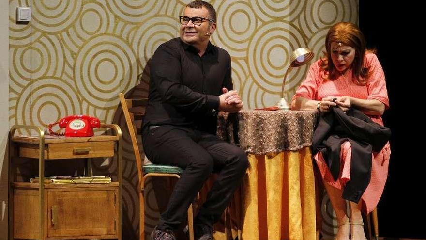 Jorge Javier Vázquez, durante la interpretación de su anterior obra teatral en Galicia.