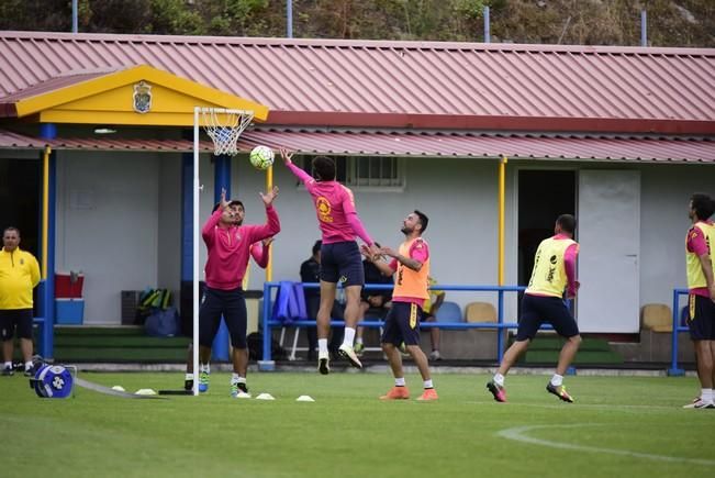 Entrenamiento UD LAS PALMAS en Barranco Seco ...