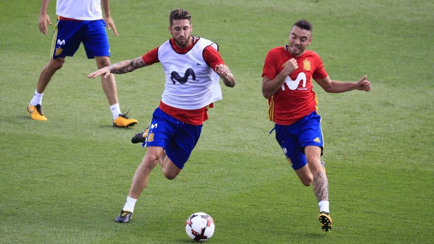 Aspas, en un entreno con la Roja // EFE