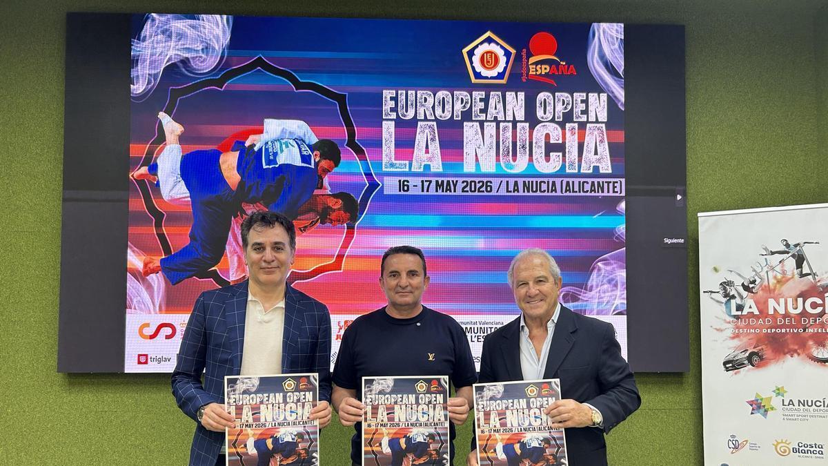 Gonzalo Gonzalo, gerente de la federación española de judo; Bernabé Cano, alcalde de La Nucía y Juan Carlos Barcos Nagore, presidente de la Real Federación Española de Judo.