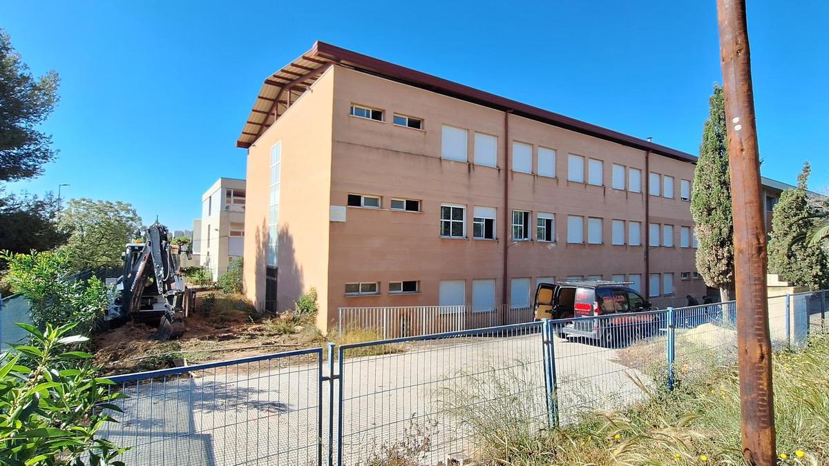 Primeros trabajos en la parcela del IES Pere Maria de Benidorm