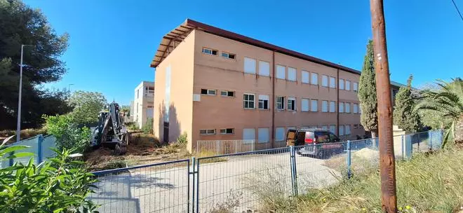Primeros trabajos en la parcela del IES Pere Maria de Benidorm