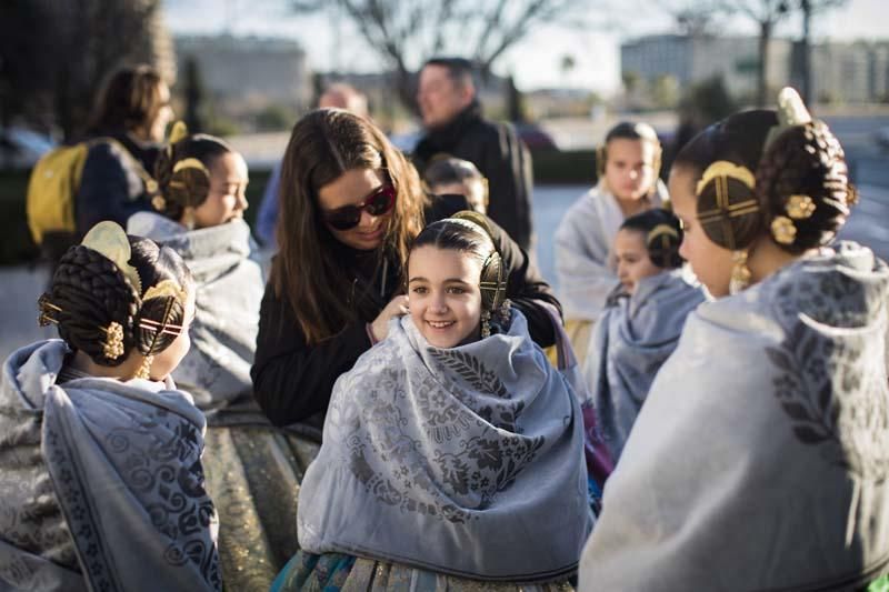 Visita de la fallera mayor infantil y la corte de honor a les Coves de Sant Josep