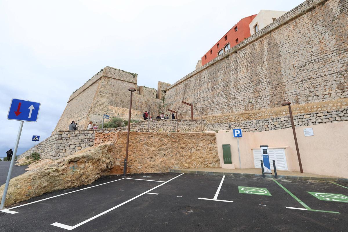 Las fotos de la inauguración del paseo de acceso al Parador de Ibiza es Soto